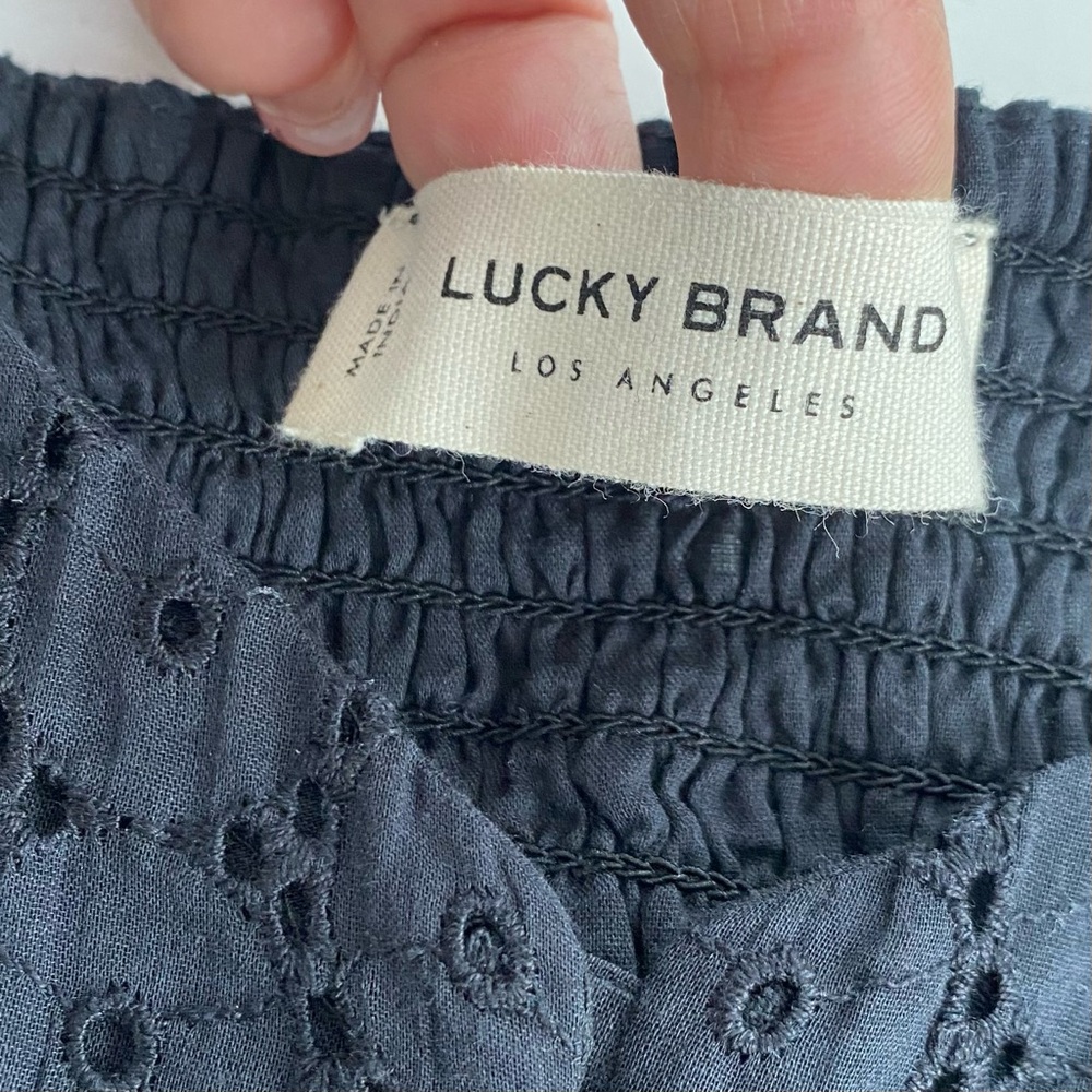 Lucky Brand Women Medium Black Eyelet Lace Sweetheart Crop Smocked Feminine Top - Picture 3 of 10